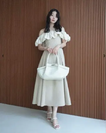 개더 프릴 오프숄더 원피스 S (eimy istoire)