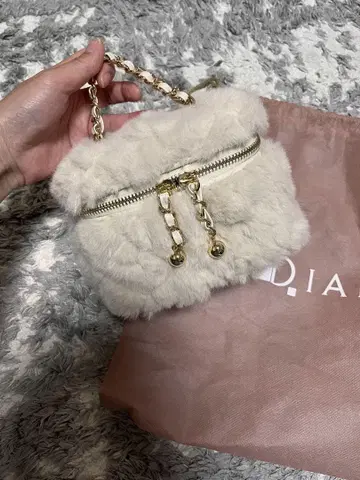 DIANA 다이애나 퍼 숄더백