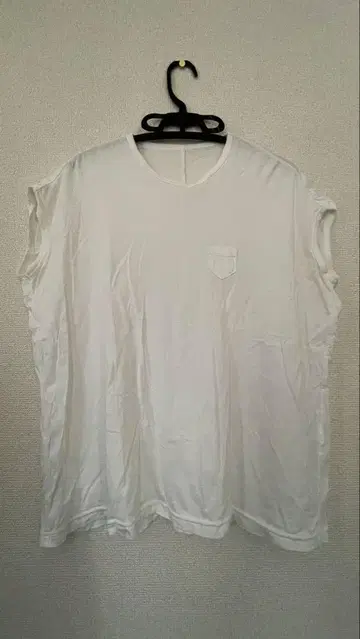 화이트 반팔 티셔츠 포켓 부착 59cm x 65cm