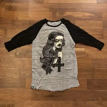 DROP DEAD 래글런 슬리브 티셔츠