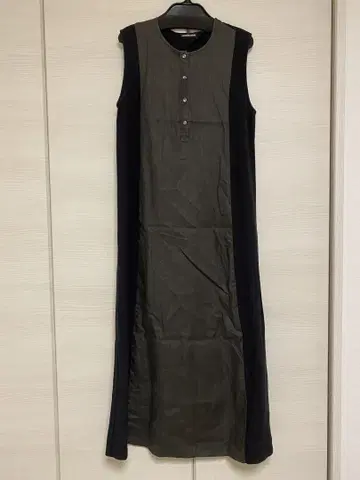 놈브르 임페어 슬리브리스 원피스