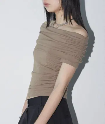 Aunt Marie's 사이드 셔링 하프 슬리브 오프 숄더 탑