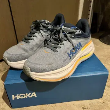 인기 상품! HOKA Bondi 9 28cm