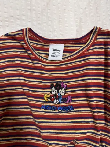 moussy 디즈니 보더 반팔 티셔츠