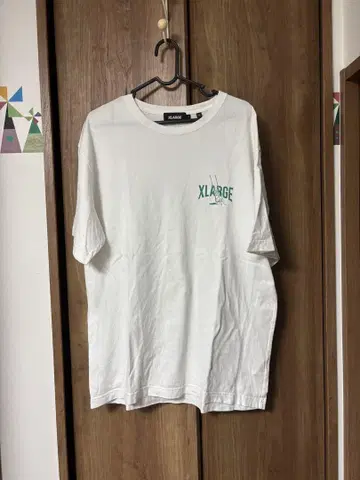 XLARGE 화이트 티셔츠