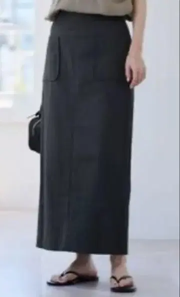 스미 블랙 타이트 스커트 앞 포켓 부착