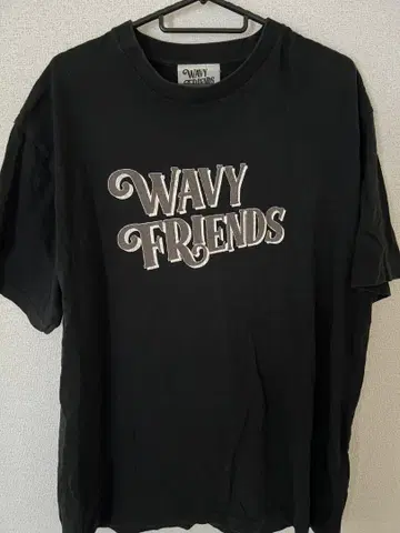 JP THE WAVY WAVY FRIENDS 블랙 티셔츠