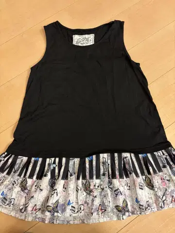 스칼라 피아노 탱크탑 사이즈 M