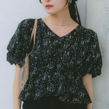 ECREL 하트 블라우스