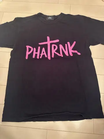 phatrnk 핑크 티셔츠