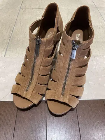 마이클 코어스 힐 샌들 브라운 Michael Kors 브라운