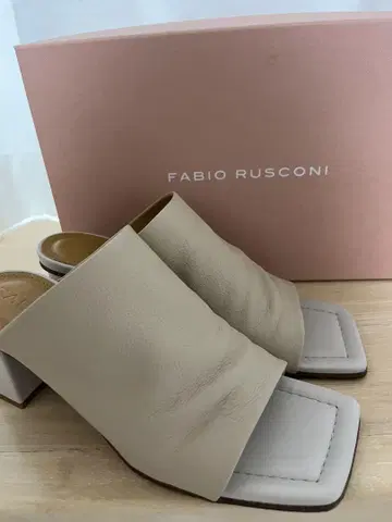 FABIO RUSCONI 스퀘어 가죽 샌들