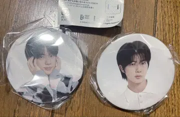 BTS JIN 캡슐 토이 캔뱃지 2개 세트