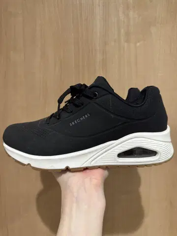 스케쳐스 블랙 스니커즈 검정 [24.5cm]