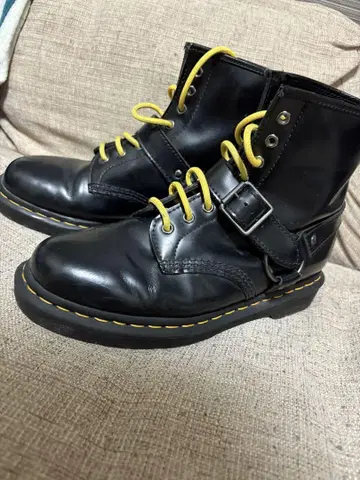 닥터 마틴 하네스 부츠 8홀