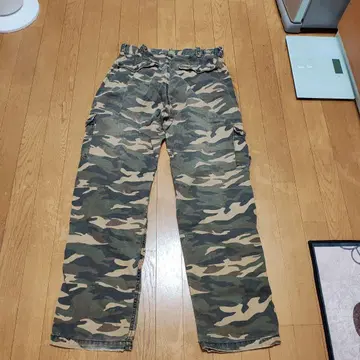카모플라쥬 카고 팬츠 포켓 부착