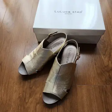 Luluca step 골드 샌들 M