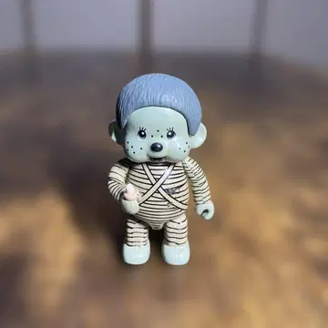 마이크로 몬치치 미라 남자 버전 피규어