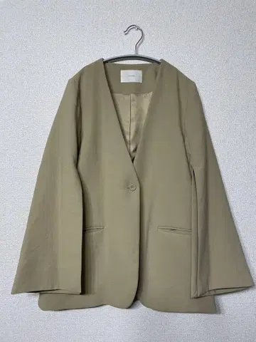 louren 베이지 노카라 자켓