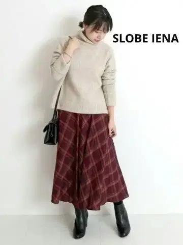 슬로브 이에나 체크 무늬 플레어 스커트 레드 새상품급