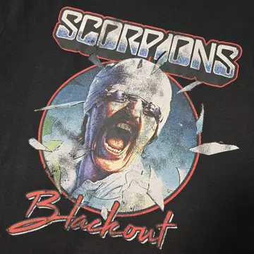 Scorpions BlackOut Size L 티셔츠