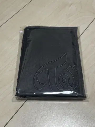 TWICE THIS IS FOR 여권 케이스