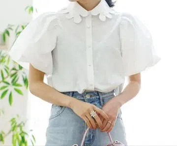 Bluelea 블루리아 스캘럽 벌룬 블라우스 화이트 반팔 퍼프 블라우스