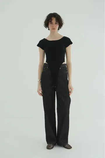 새상품 클라네 ROUND NECK HIGH CUT BODYSUITS