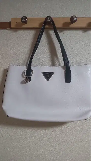 GUESS 토트백 (바이컬러) 화이트/핑크 베이지