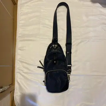 네이비 메쉬 숄더백