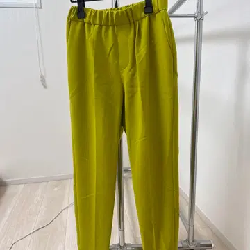 라임 그린 슬림 핏 팬츠 파시오네 새상품, 미사용 11000엔