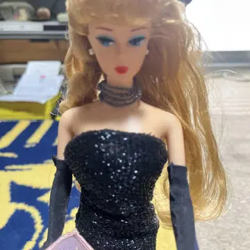 바비 인형 글리터 블랙 드레스