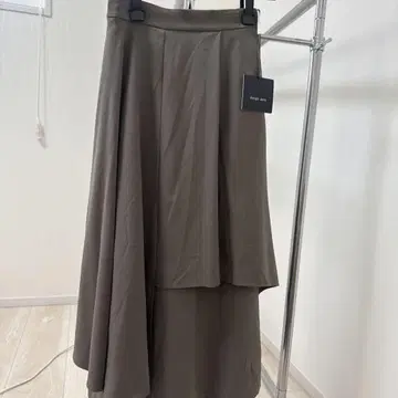 design aera 브라운 플레어 스커트