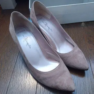 그레이지 스웨이드 힐 펌프스