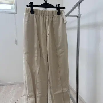 And Search. 베이지 조거 팬츠