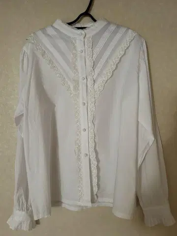 natiam 레이스 장식 화이트 긴팔 블라우스