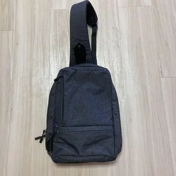 그레이 슬링 백 나일론 소재
