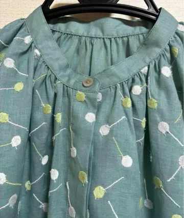 스탬프와 다이어리 밴드 카라 자수 넉넉한 셔츠
