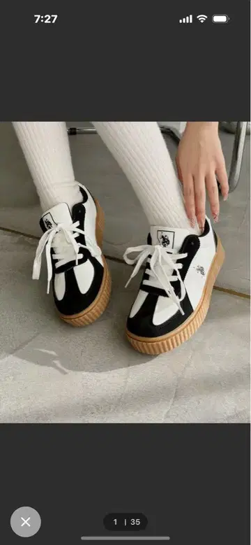 화이트 블랙 캐주얼 스니커즈