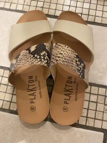 PLAKTON 스네이크 스킨 스타일 샌들 36(23cm)