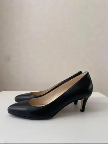 콜한 블랙 스틸레토 펌프스 24cm