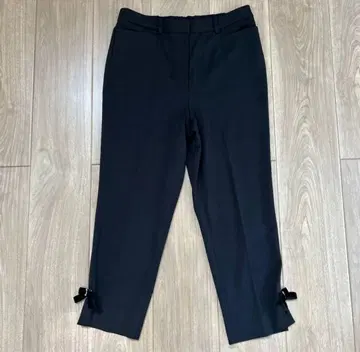 TO BE CHIC 팬츠 테이퍼드 블랙 벨로아 리본