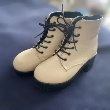zipper 크림색 레이스업 부츠 힐 8cm