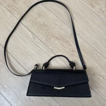 H&M 블랙 숄더백 핸들 포함
