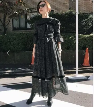 AMERI 아메리빈티지 멜리사 드레스 블랙 도트 A 라인 슬림