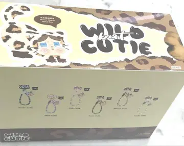 POPMART cry baby wild but cutie 폰 참