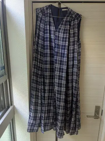 누키테파 체크 슬리브리스 개더 원피스
