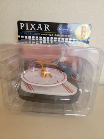 PIXAR 장면 피규어 & 러버 참 세트