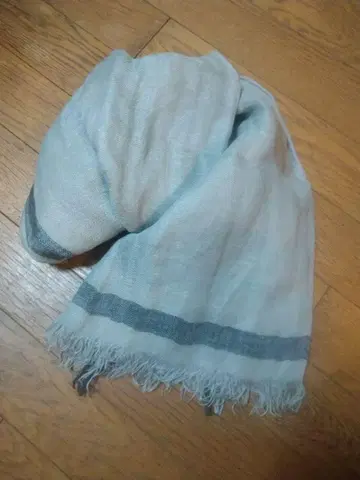 마가렛 호웰 린넨 스톨