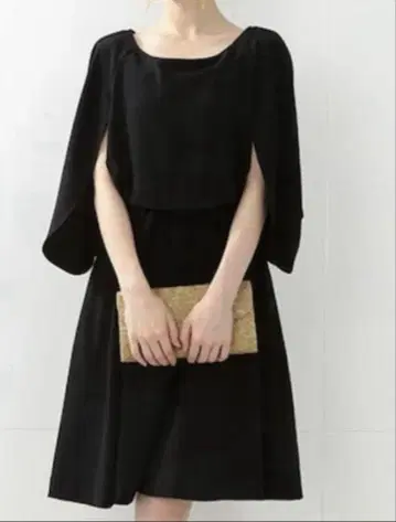 새상품 미사용 Ray 빔즈 블랙 슬릿 슬리브 원피스